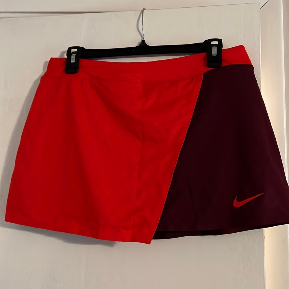 Women’s Nike Tennis Skort- size large
